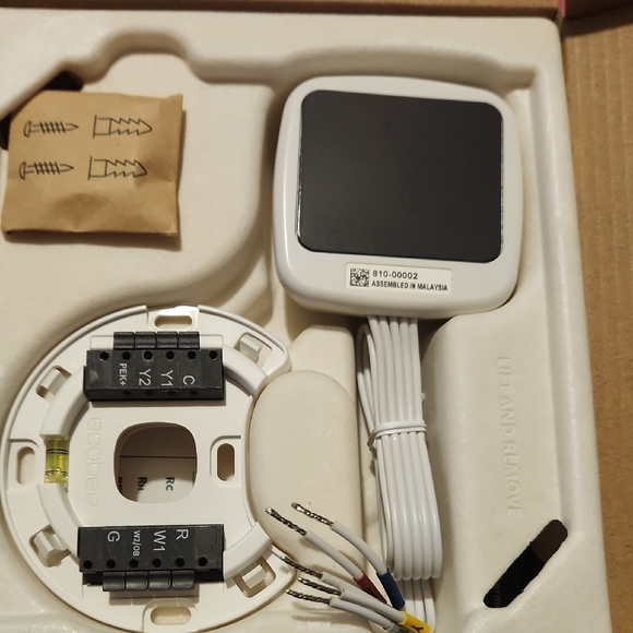 Smart Home Thermostat with Black Display. - Picture 6 of 8